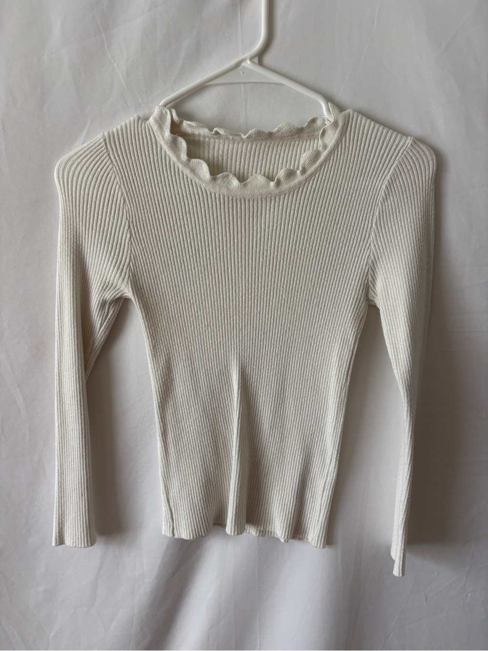 Ribbed Lettuce-Edge Long Sleeve Sweater - Cream